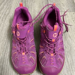 Merrell ladies fushia shoes size 51/2